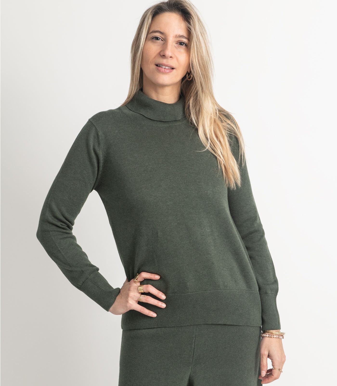 Bhumi Organic Cotton - Fine Knit Turtleneck Jumper - Olive